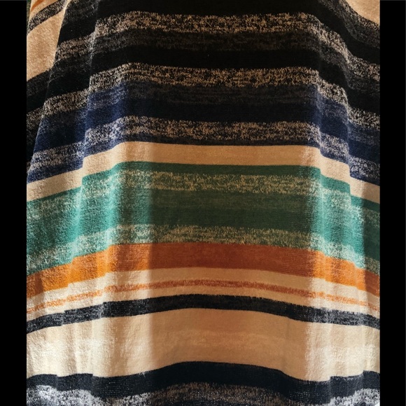 🔥SALE🔥 NEW Batwing sleeve Striped Top Sizes S, M - Picture 3 of 4